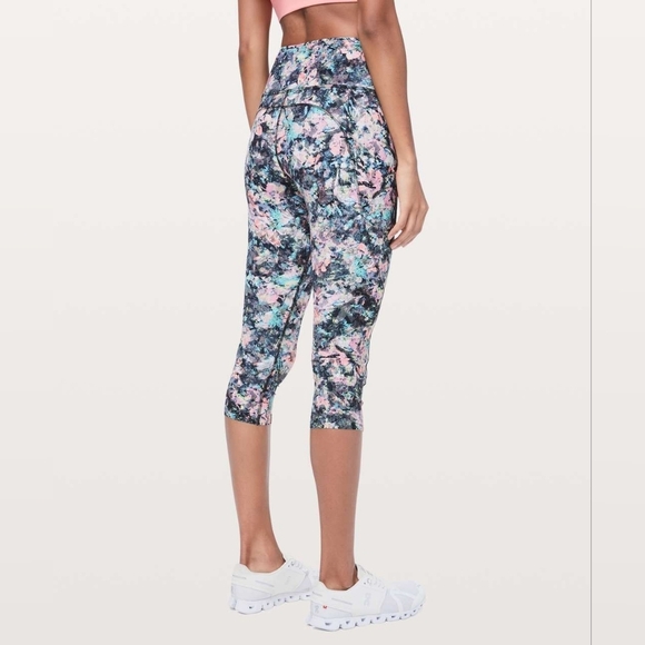 🍋 NWOT Lululemon Fast & Free Crop Nulux Dappled Daze Multi Size 6 - Picture 2 of 10